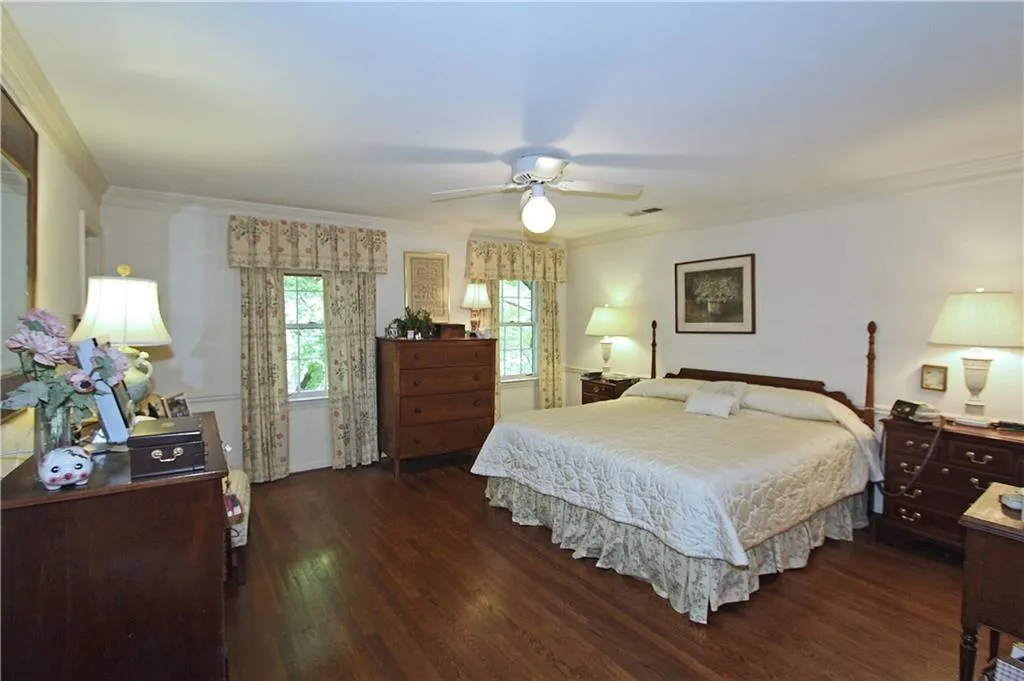 6180 Weatherly Drive, Sandy Springs, Georgia 30328, 4 Bedrooms Bedrooms, ,3 BathroomsBathrooms,Residential,Sold,6180 Weatherly Drive,5720688