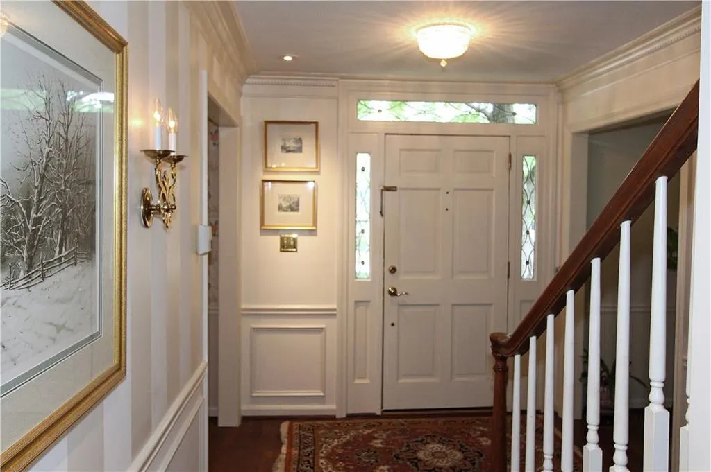 6180 Weatherly Drive, Sandy Springs, Georgia 30328, 4 Bedrooms Bedrooms, ,3 BathroomsBathrooms,Residential,Sold,6180 Weatherly Drive,5720688