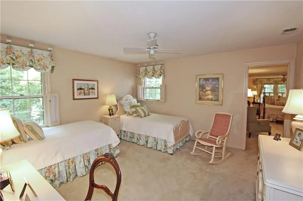 6180 Weatherly Drive, Sandy Springs, Georgia 30328, 4 Bedrooms Bedrooms, ,3 BathroomsBathrooms,Residential,Sold,6180 Weatherly Drive,5720688