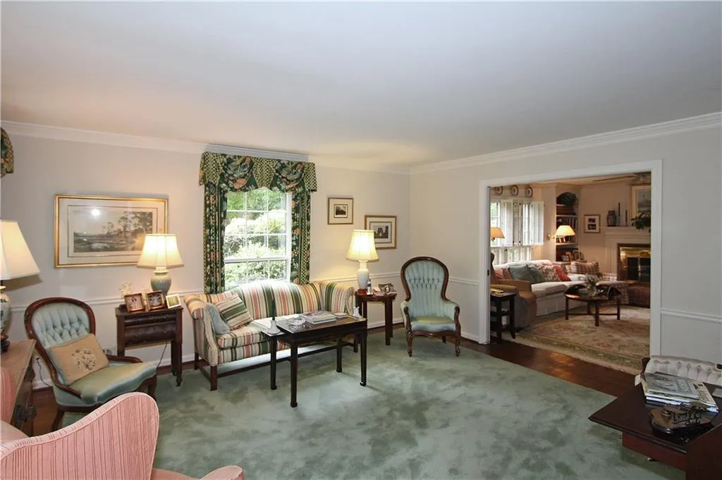 6180 Weatherly Drive, Sandy Springs, Georgia 30328, 4 Bedrooms Bedrooms, ,3 BathroomsBathrooms,Residential,Sold,6180 Weatherly Drive,5720688
