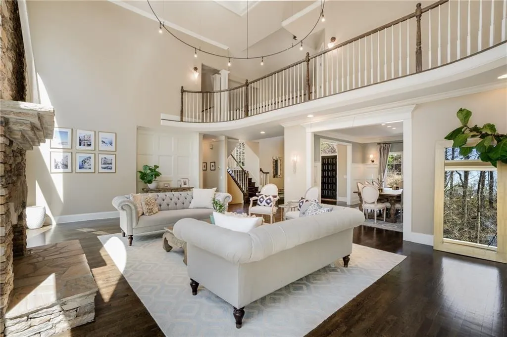 450 Laurel Chase Court, Atlanta, Georgia 30327, 5 Bedrooms Bedrooms, ,4 BathroomsBathrooms,Residential,Sold,450 Laurel Chase Court,7189904