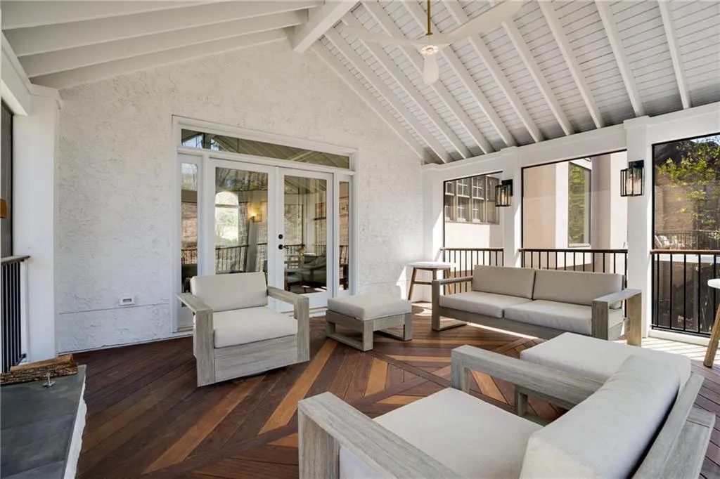 450 Laurel Chase Court, Atlanta, Georgia 30327, 5 Bedrooms Bedrooms, ,4 BathroomsBathrooms,Residential,Sold,450 Laurel Chase Court,7189904