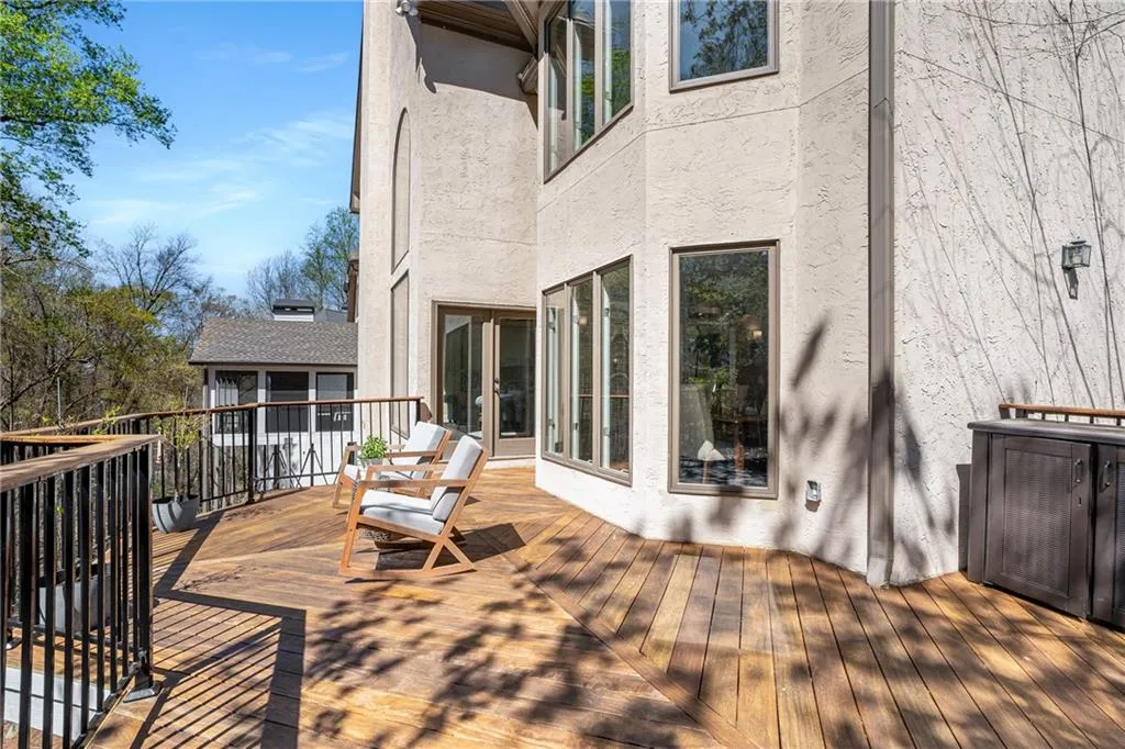 450 Laurel Chase Court, Atlanta, Georgia 30327, 5 Bedrooms Bedrooms, ,4 BathroomsBathrooms,Residential,Sold,450 Laurel Chase Court,7189904