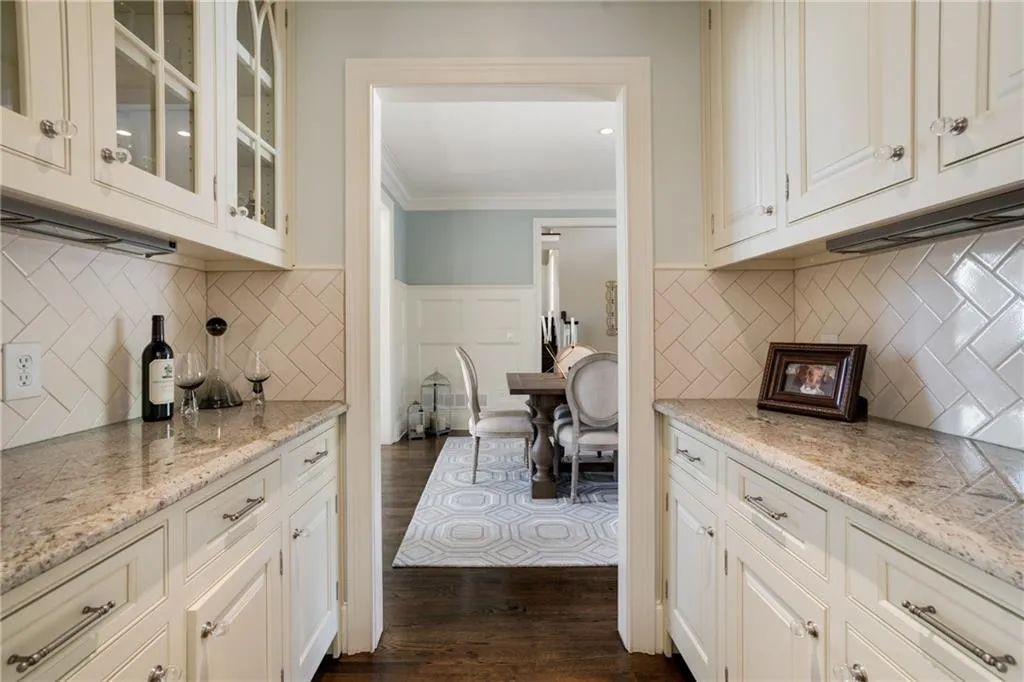 450 Laurel Chase Court, Atlanta, Georgia 30327, 5 Bedrooms Bedrooms, ,4 BathroomsBathrooms,Residential,Sold,450 Laurel Chase Court,7189904