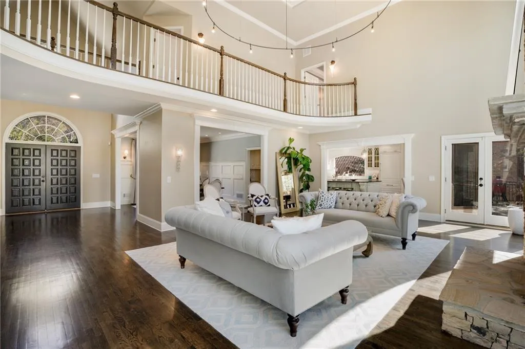 450 Laurel Chase Court, Atlanta, Georgia 30327, 5 Bedrooms Bedrooms, ,4 BathroomsBathrooms,Residential,Sold,450 Laurel Chase Court,7189904