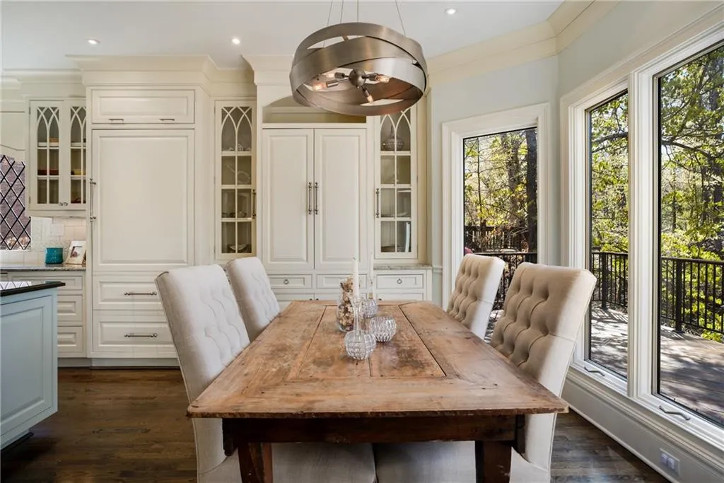 450 Laurel Chase Court, Atlanta, Georgia 30327, 5 Bedrooms Bedrooms, ,4 BathroomsBathrooms,Residential,Sold,450 Laurel Chase Court,7189904