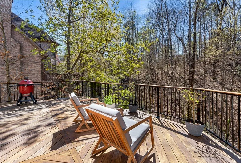 450 Laurel Chase Court, Atlanta, Georgia 30327, 5 Bedrooms Bedrooms, ,4 BathroomsBathrooms,Residential,Sold,450 Laurel Chase Court,7189904