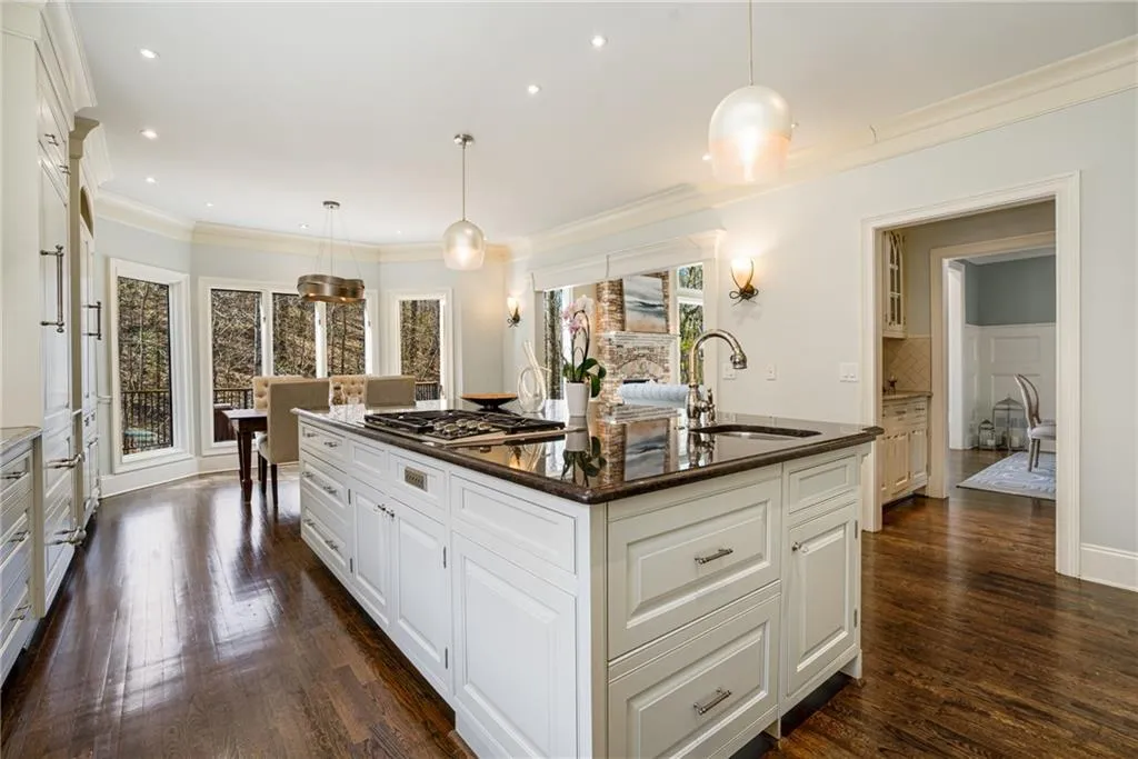 450 Laurel Chase Court, Atlanta, Georgia 30327, 5 Bedrooms Bedrooms, ,4 BathroomsBathrooms,Residential,Sold,450 Laurel Chase Court,7189904