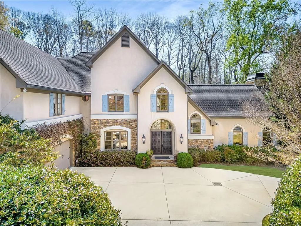 450 Laurel Chase Court, Atlanta, Georgia 30327, 5 Bedrooms Bedrooms, ,4 BathroomsBathrooms,Residential,Sold,450 Laurel Chase Court,7189904