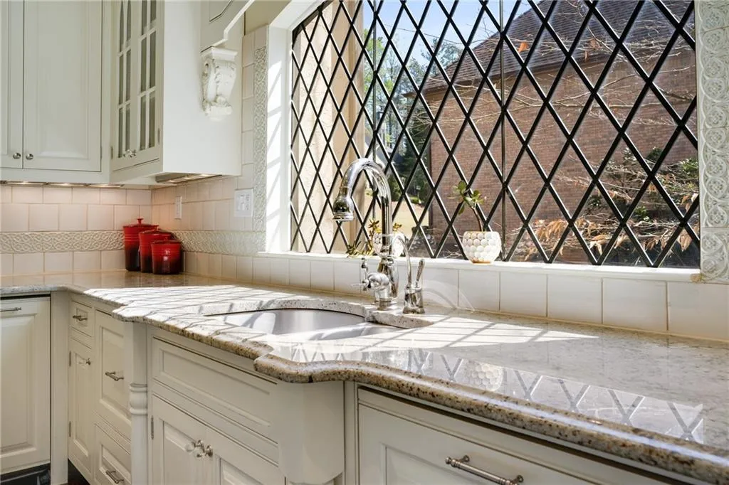 450 Laurel Chase Court, Atlanta, Georgia 30327, 5 Bedrooms Bedrooms, ,4 BathroomsBathrooms,Residential,Sold,450 Laurel Chase Court,7189904