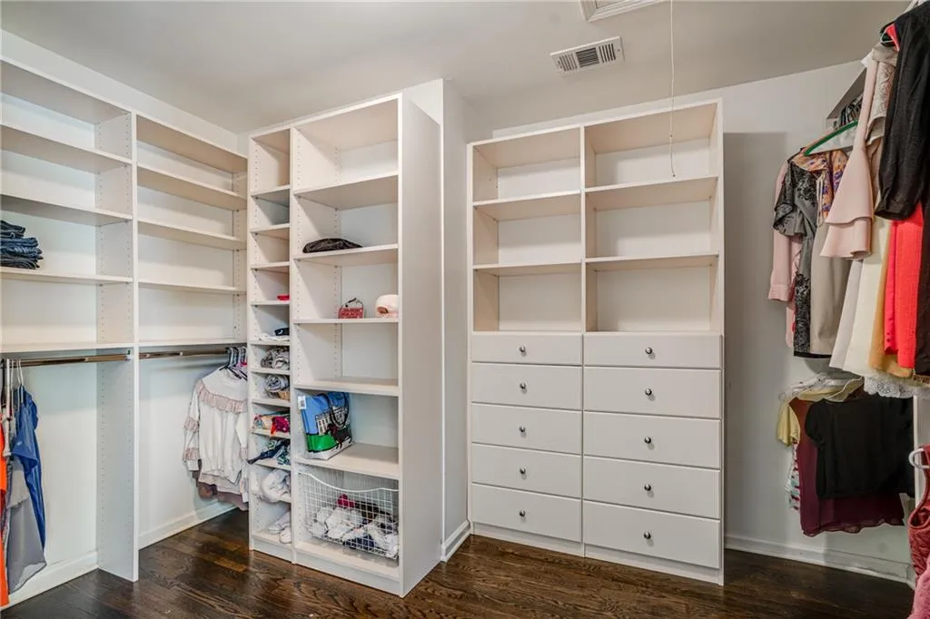 450 Laurel Chase Court, Atlanta, Georgia 30327, 5 Bedrooms Bedrooms, ,4 BathroomsBathrooms,Residential,Sold,450 Laurel Chase Court,7189904