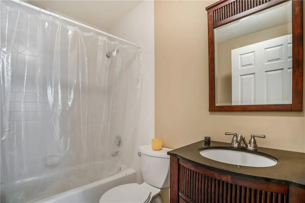 450 Laurel Chase Court, Atlanta, Georgia 30327, 5 Bedrooms Bedrooms, ,4 BathroomsBathrooms,Residential,Sold,450 Laurel Chase Court,7189904