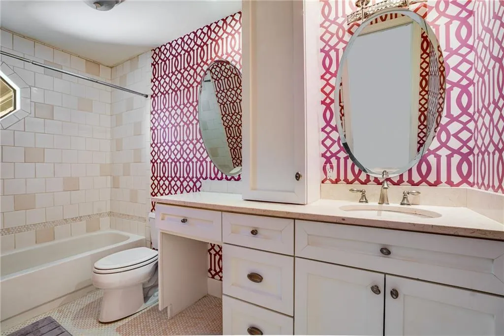 450 Laurel Chase Court, Atlanta, Georgia 30327, 5 Bedrooms Bedrooms, ,4 BathroomsBathrooms,Residential,Sold,450 Laurel Chase Court,7189904