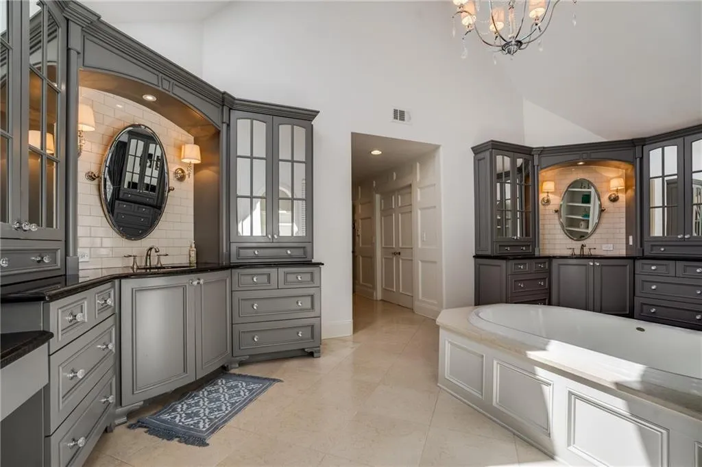 450 Laurel Chase Court, Atlanta, Georgia 30327, 5 Bedrooms Bedrooms, ,4 BathroomsBathrooms,Residential,Sold,450 Laurel Chase Court,7189904