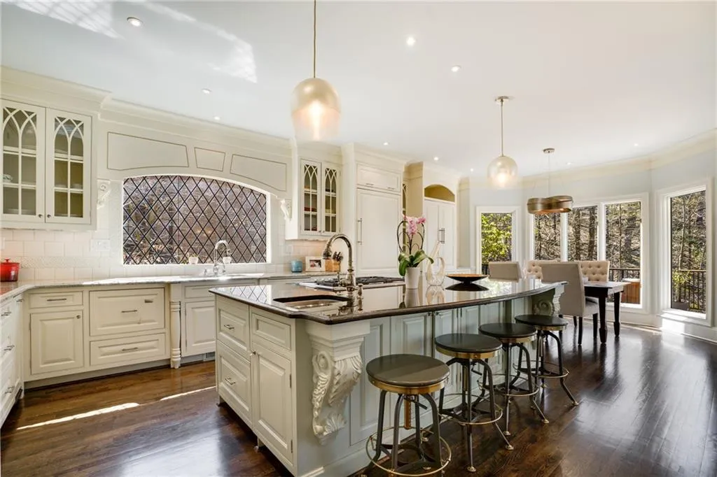 450 Laurel Chase Court, Atlanta, Georgia 30327, 5 Bedrooms Bedrooms, ,4 BathroomsBathrooms,Residential,Sold,450 Laurel Chase Court,7189904