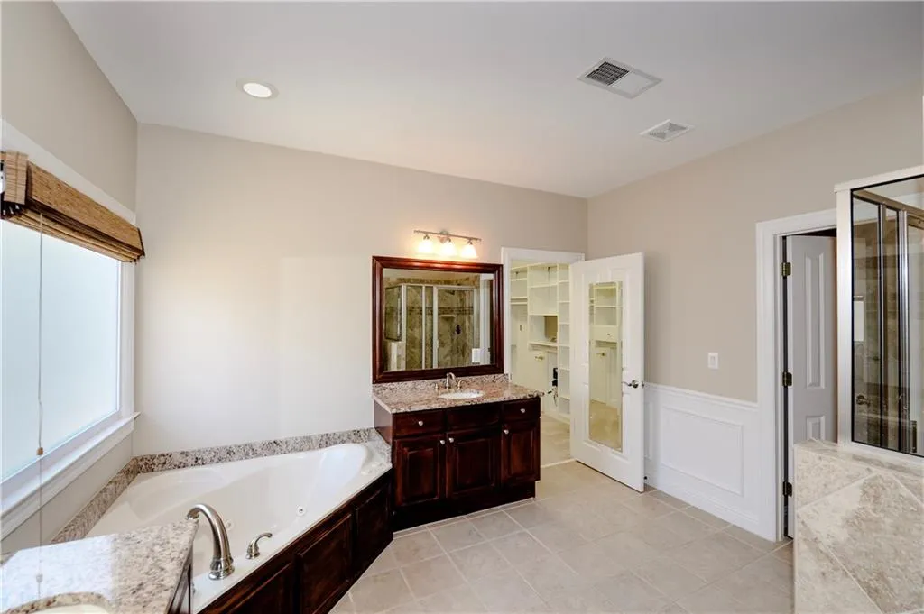 3507 Greenwood Close Ne, Atlanta, Georgia 30319, 6 Bedrooms Bedrooms, ,5 BathroomsBathrooms,Residential,Sold,3507 Greenwood Close Ne,6113151