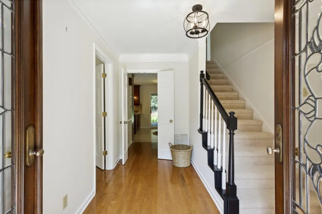 285 Brackenwood Circle, Atlanta, Georgia 30328, 6 Bedrooms Bedrooms, ,3 BathroomsBathrooms,Residential,Sold,285 Brackenwood Circle,7261639