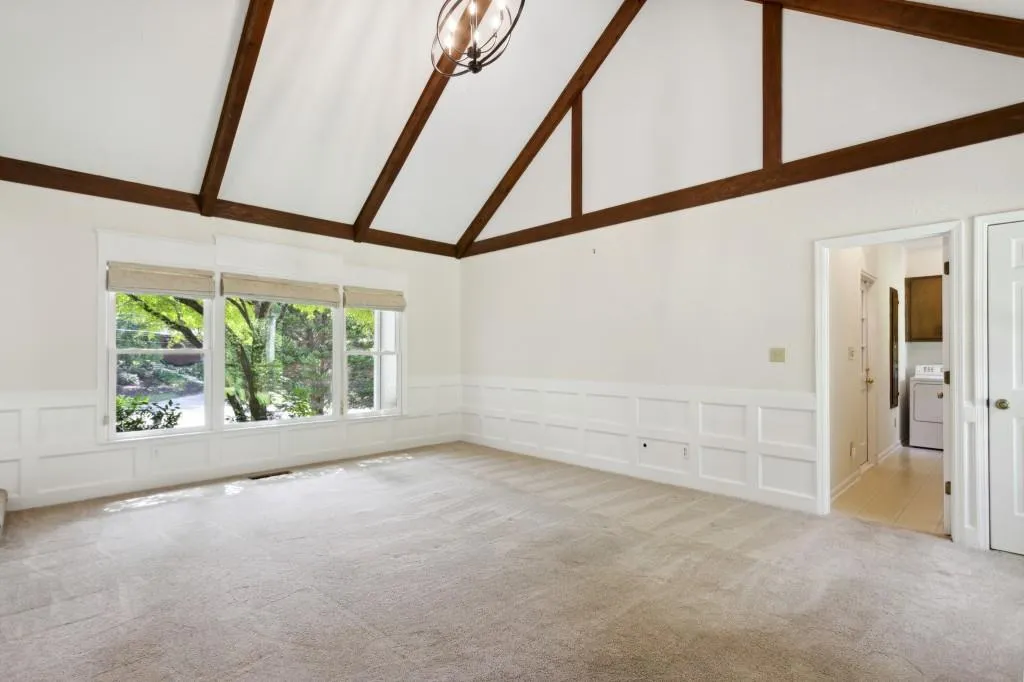 285 Brackenwood Circle, Atlanta, Georgia 30328, 6 Bedrooms Bedrooms, ,3 BathroomsBathrooms,Residential,Sold,285 Brackenwood Circle,7261639