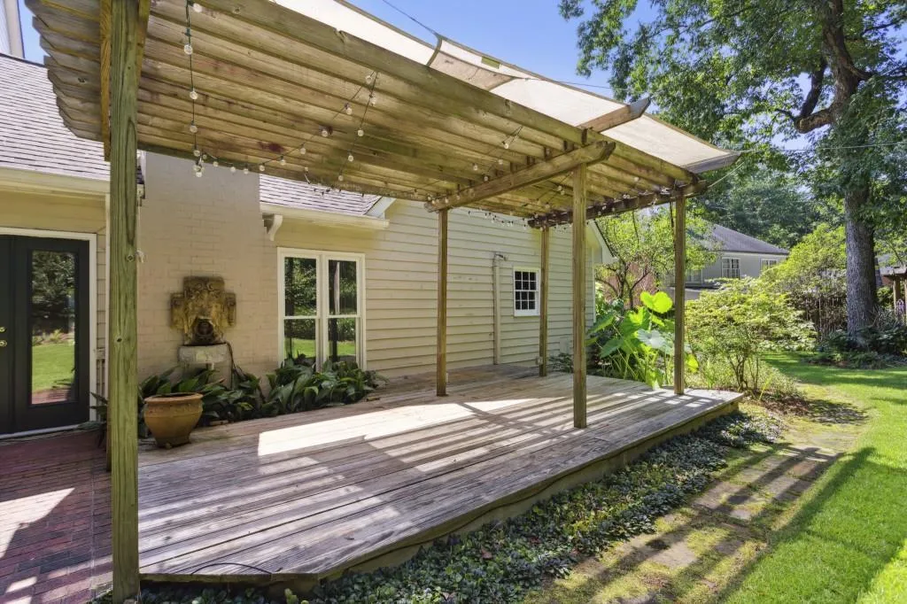 285 Brackenwood Circle, Atlanta, Georgia 30328, 6 Bedrooms Bedrooms, ,3 BathroomsBathrooms,Residential,Sold,285 Brackenwood Circle,7261639