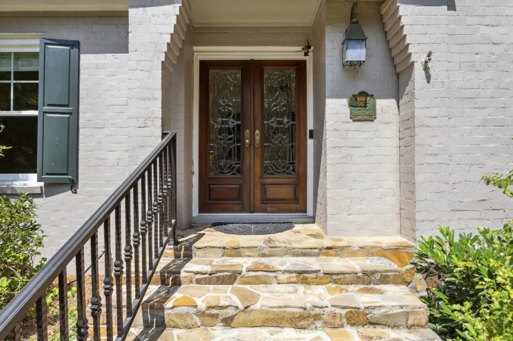 285 Brackenwood Circle, Atlanta, Georgia 30328, 6 Bedrooms Bedrooms, ,3 BathroomsBathrooms,Residential,Sold,285 Brackenwood Circle,7261639