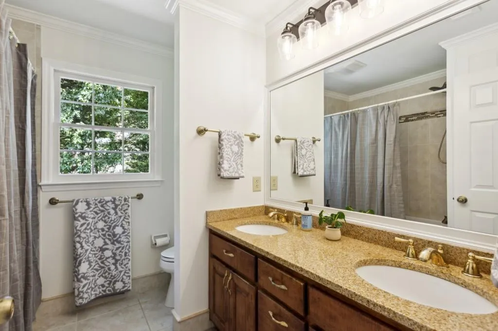 285 Brackenwood Circle, Atlanta, Georgia 30328, 6 Bedrooms Bedrooms, ,3 BathroomsBathrooms,Residential,Sold,285 Brackenwood Circle,7261639