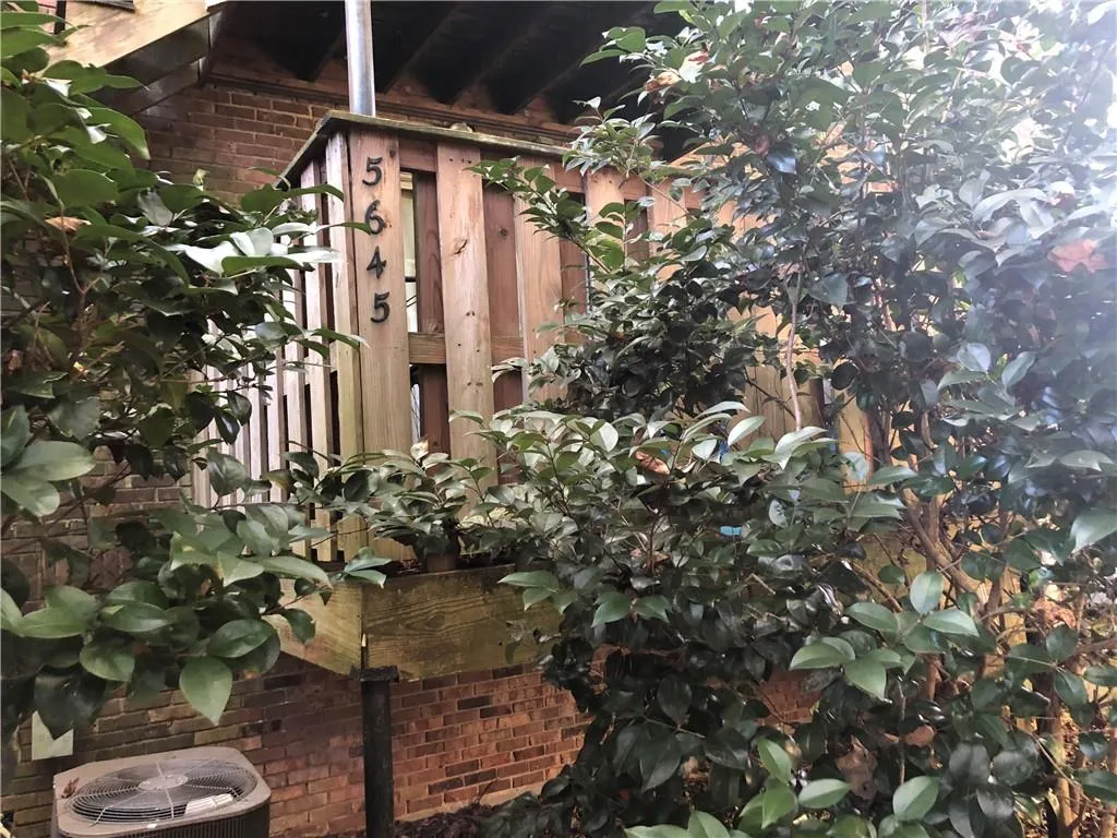 5645 Kingsport Drive Unit 13, Sandy Springs, Georgia 30342, 2 Bedrooms Bedrooms, ,2 BathroomsBathrooms,Residential,Sold,5645 Kingsport Drive Unit 13,6516236 5645 Kingsport Drive Unit 13, Sandy Springs, Georgia 30342, 2 Bedrooms Bedrooms, ,2 BathroomsBathrooms,Residential,Sold,5645 Kingsport Drive Unit 13,6516236