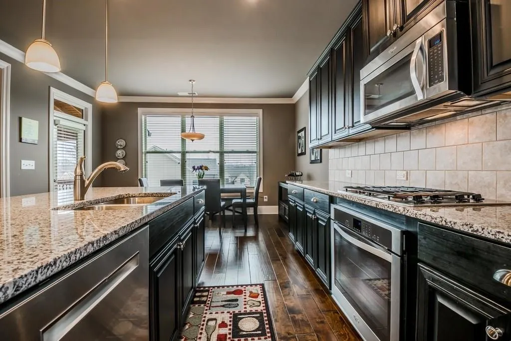 7525 Glisten Avenue, Atlanta, Georgia 30328, 4 Bedrooms Bedrooms, ,3 BathroomsBathrooms,Residential,Sold,7525 Glisten Avenue,5945174