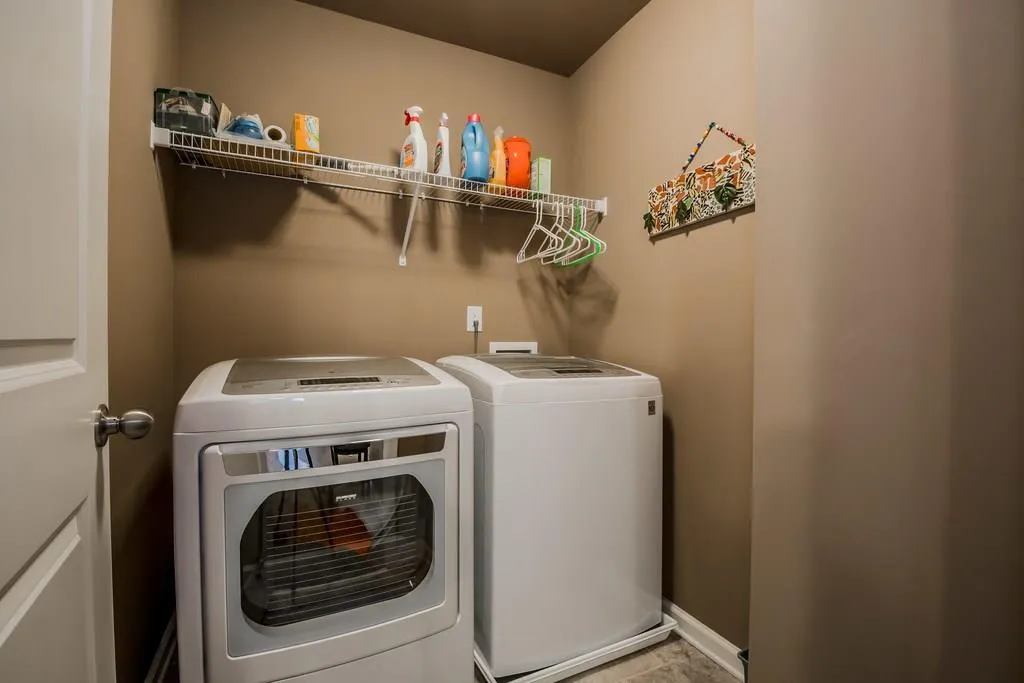 7525 Glisten Avenue, Atlanta, Georgia 30328, 4 Bedrooms Bedrooms, ,3 BathroomsBathrooms,Residential,Sold,7525 Glisten Avenue,5945174