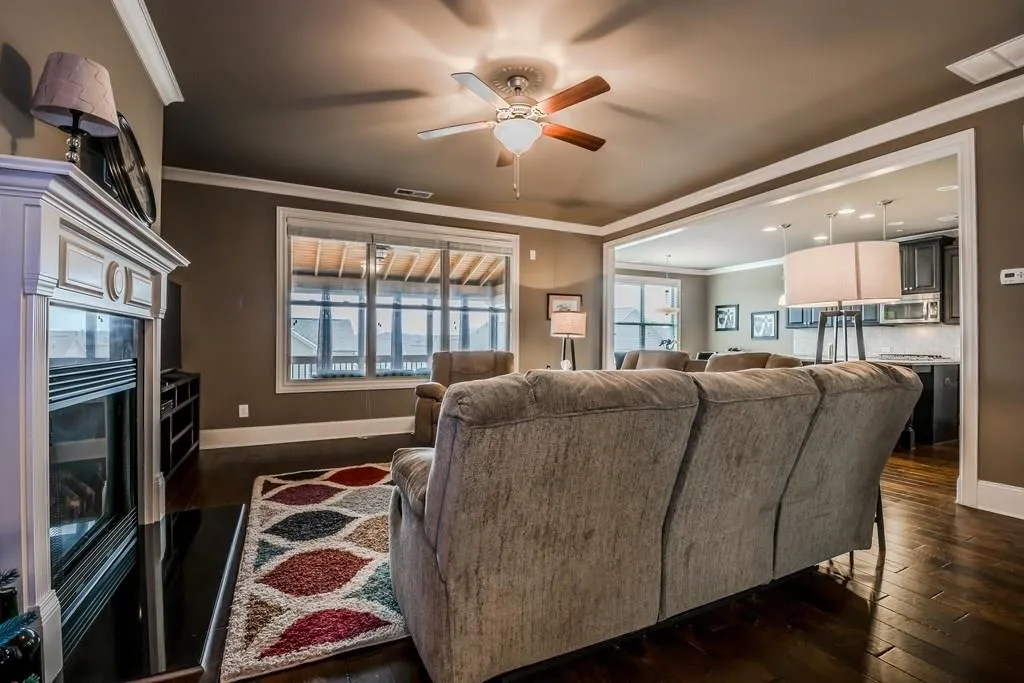 7525 Glisten Avenue, Atlanta, Georgia 30328, 4 Bedrooms Bedrooms, ,3 BathroomsBathrooms,Residential,Sold,7525 Glisten Avenue,5945174