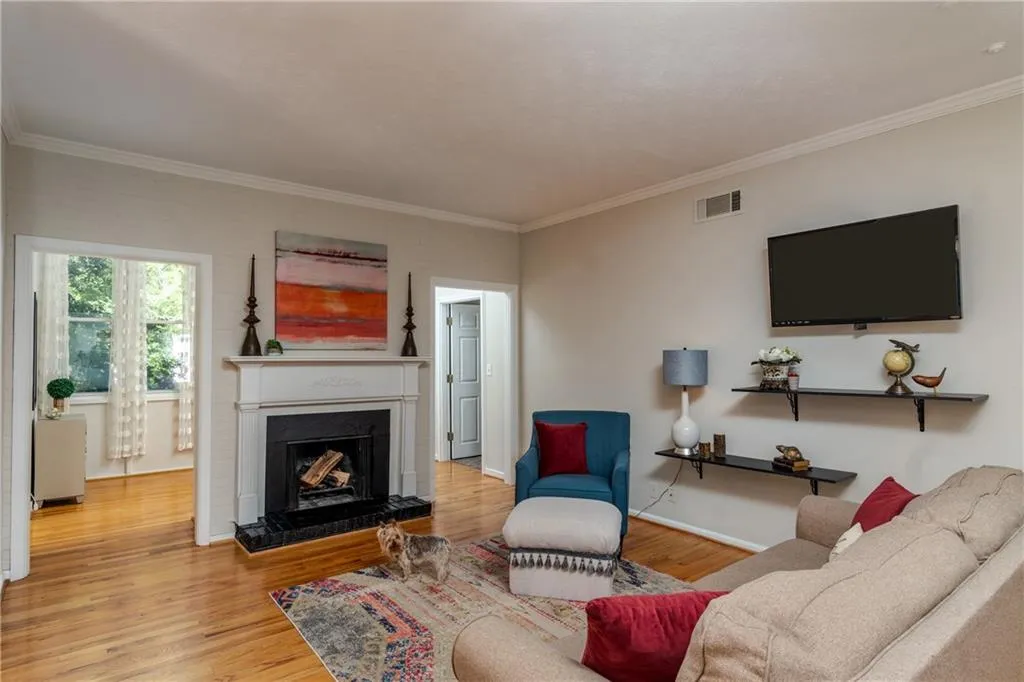5635 Chemin De Vie, Atlanta, Georgia 30342, 2 Bedrooms Bedrooms, ,2 BathroomsBathrooms,Residential,Sold,5635 Chemin De Vie,6574777