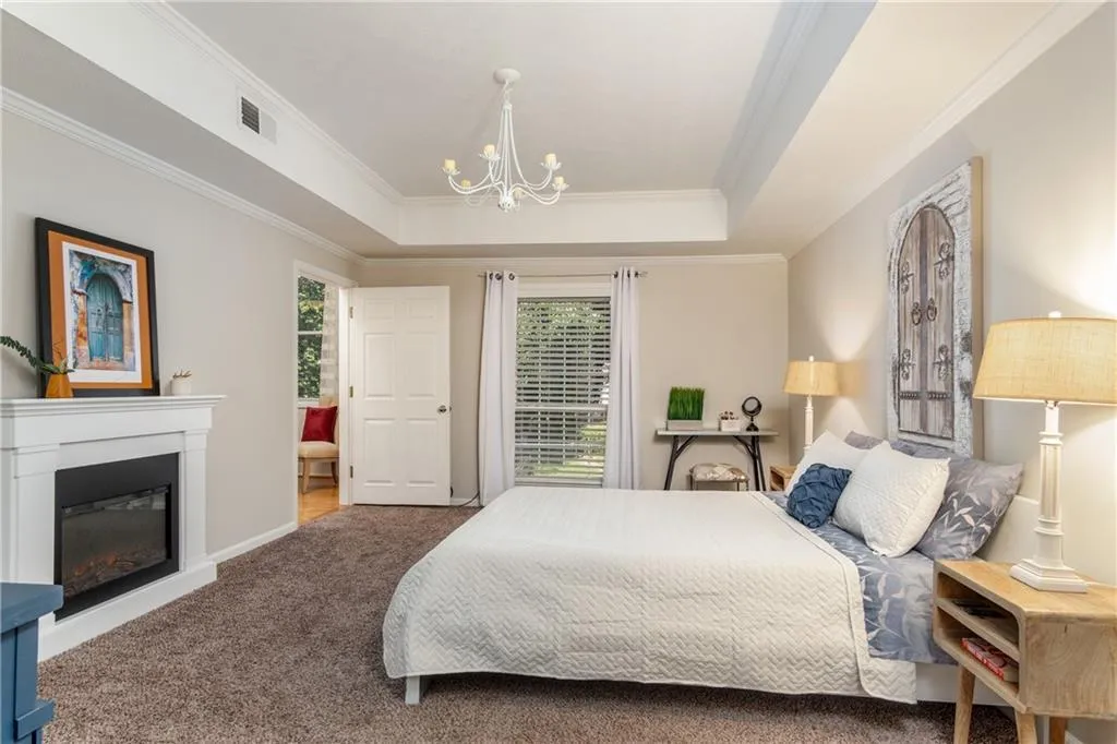 5635 Chemin De Vie, Atlanta, Georgia 30342, 2 Bedrooms Bedrooms, ,2 BathroomsBathrooms,Residential,Sold,5635 Chemin De Vie,6574777