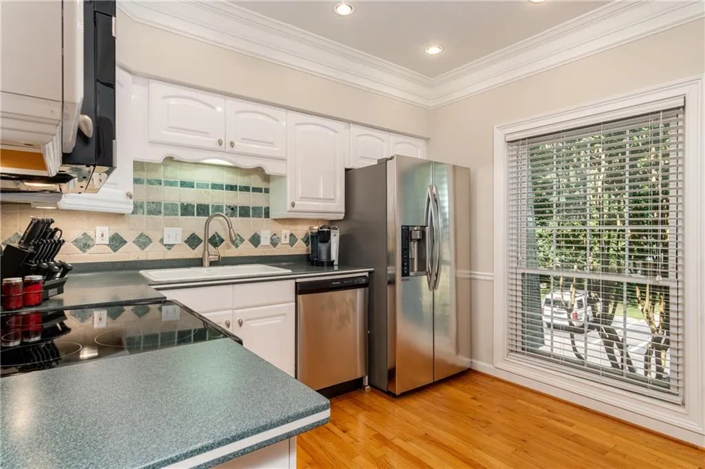 5635 Chemin De Vie, Atlanta, Georgia 30342, 2 Bedrooms Bedrooms, ,2 BathroomsBathrooms,Residential,Sold,5635 Chemin De Vie,6574777