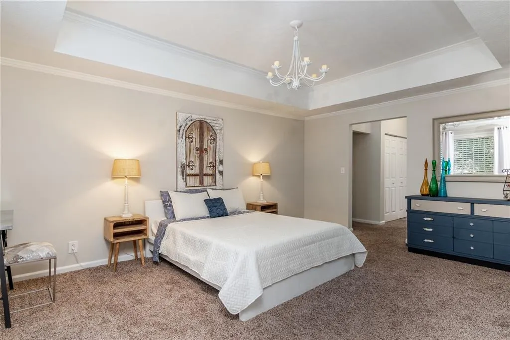 5635 Chemin De Vie, Atlanta, Georgia 30342, 2 Bedrooms Bedrooms, ,2 BathroomsBathrooms,Residential,Sold,5635 Chemin De Vie,6574777