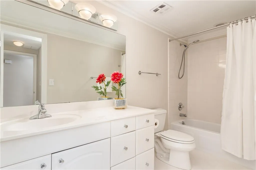 5635 Chemin De Vie, Atlanta, Georgia 30342, 2 Bedrooms Bedrooms, ,2 BathroomsBathrooms,Residential,Sold,5635 Chemin De Vie,6574777