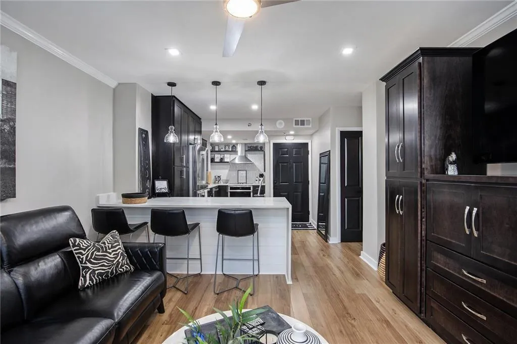 1280 W Peachtree Street Nw Unit 1402, Atlanta, Georgia 30309, 1 Bedroom Bedrooms, ,1 BathroomBathrooms,Residential,For Sale,1280 W Peachtree Street Nw Unit 1402,7617944