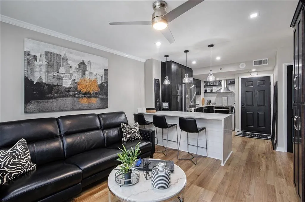 1280 W Peachtree Street Nw Unit 1402, Atlanta, Georgia 30309, 1 Bedroom Bedrooms, ,1 BathroomBathrooms,Residential,For Sale,1280 W Peachtree Street Nw Unit 1402,7617944