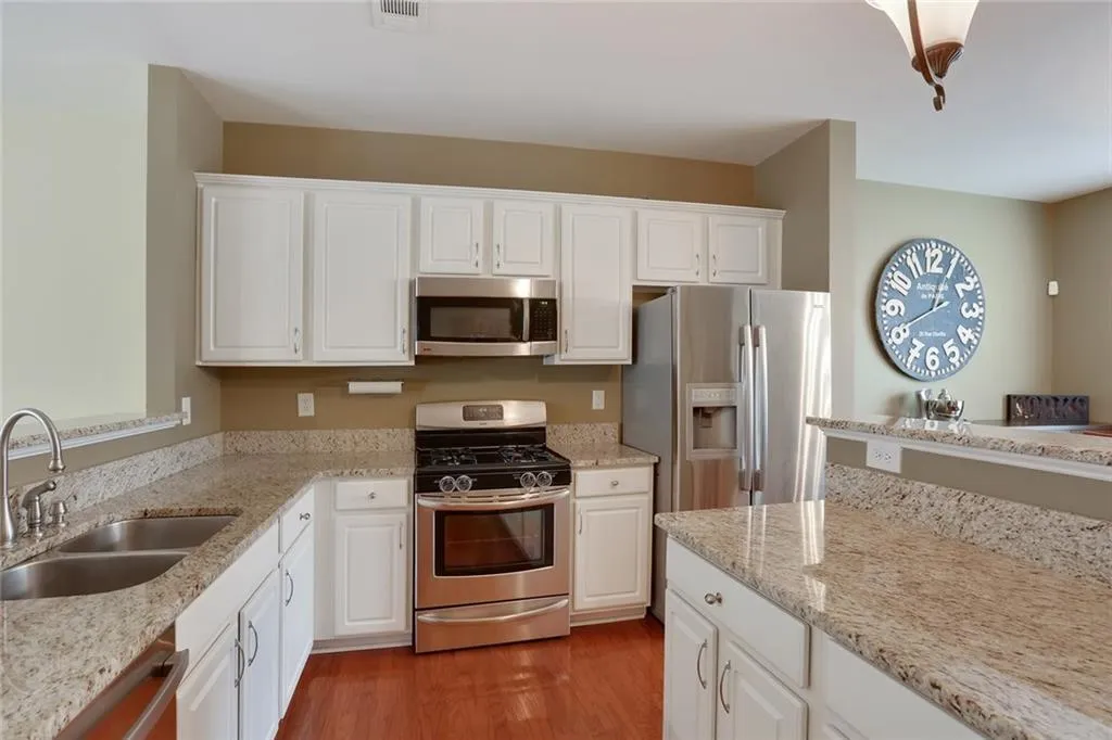 3543 Chattahoochee Summit Lane Se Unit 23, Atlanta, Georgia 30339, 4 Bedrooms Bedrooms, ,3 BathroomsBathrooms,Residential,Sold,3543 Chattahoochee Summit Lane Se Unit 23,5727086