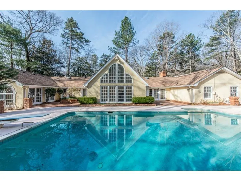 5695 Lake Island Drive, Atlanta, Georgia 30327, 5 Bedrooms Bedrooms, ,4 BathroomsBathrooms,Residential,Sold,5695 Lake Island Drive,5597970