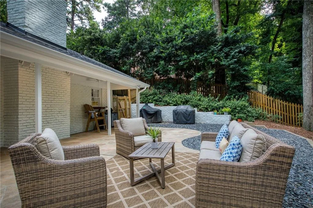5660 Colton Drive, Atlanta, Georgia 30342, 3 Bedrooms Bedrooms, ,3 BathroomsBathrooms,Residential,Sold,5660 Colton Drive,6783591