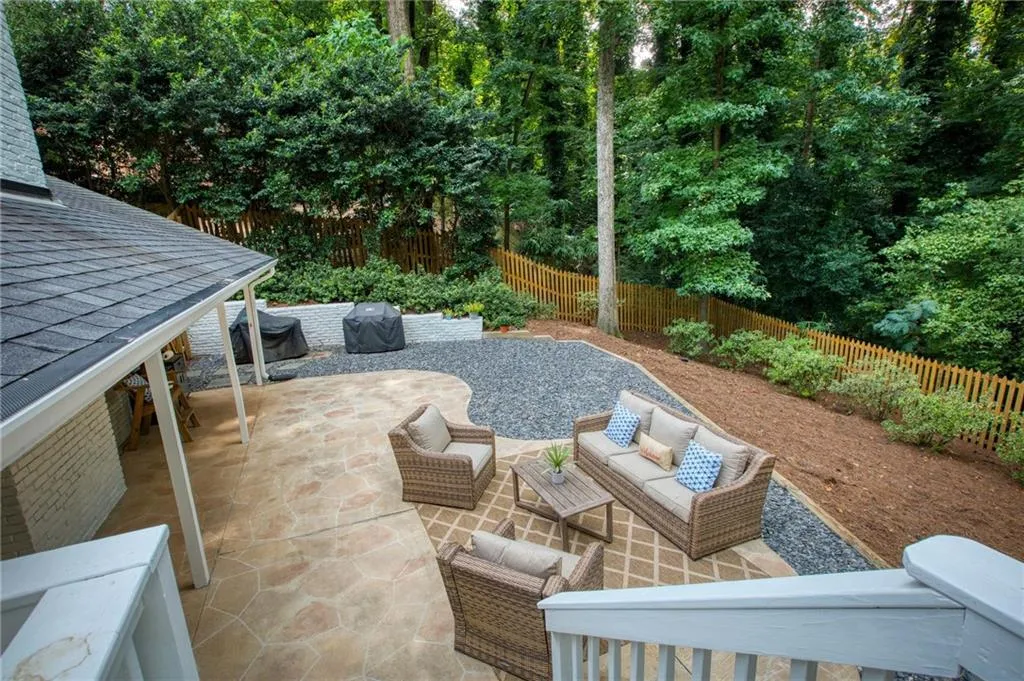 5660 Colton Drive, Atlanta, Georgia 30342, 3 Bedrooms Bedrooms, ,3 BathroomsBathrooms,Residential,Sold,5660 Colton Drive,6783591