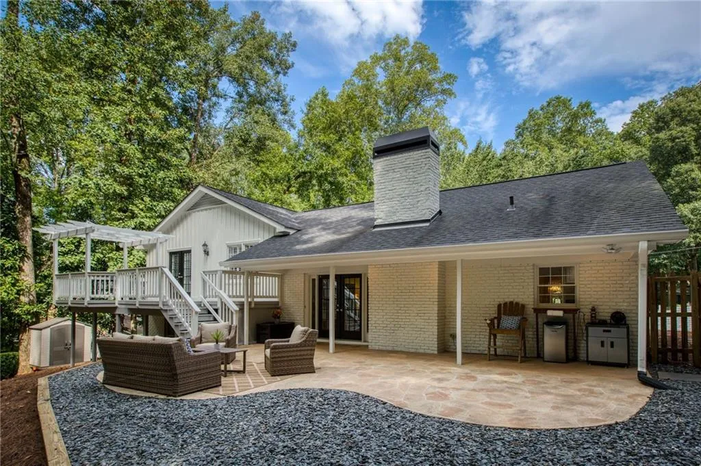 5660 Colton Drive, Atlanta, Georgia 30342, 3 Bedrooms Bedrooms, ,3 BathroomsBathrooms,Residential,Sold,5660 Colton Drive,6783591