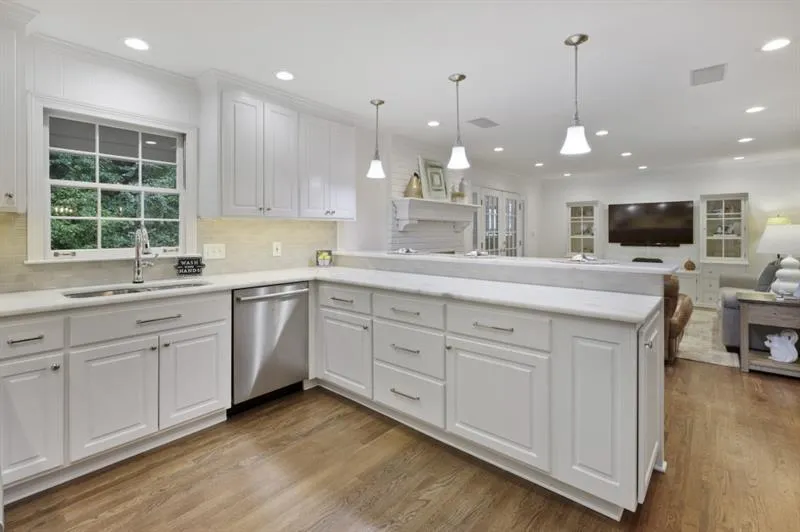 5660 Colton Drive, Atlanta, Georgia 30342, 3 Bedrooms Bedrooms, ,3 BathroomsBathrooms,Residential,Sold,5660 Colton Drive,6783591