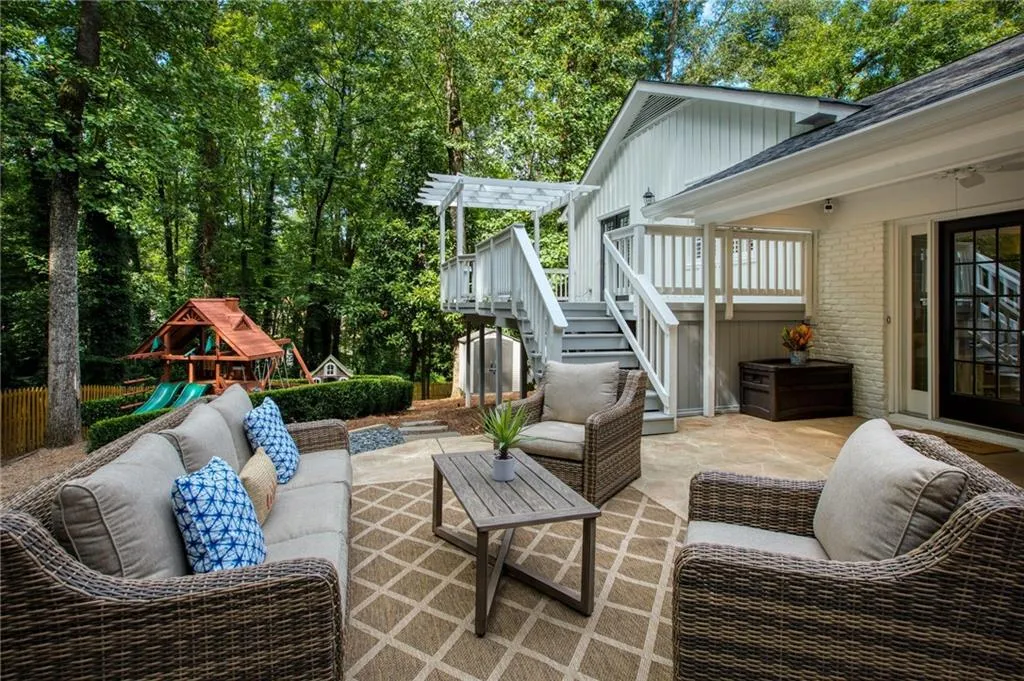5660 Colton Drive, Atlanta, Georgia 30342, 3 Bedrooms Bedrooms, ,3 BathroomsBathrooms,Residential,Sold,5660 Colton Drive,6783591