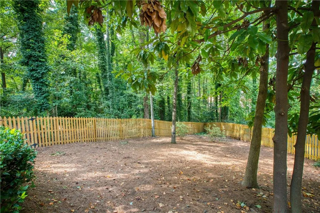 5660 Colton Drive, Atlanta, Georgia 30342, 3 Bedrooms Bedrooms, ,3 BathroomsBathrooms,Residential,Sold,5660 Colton Drive,6783591