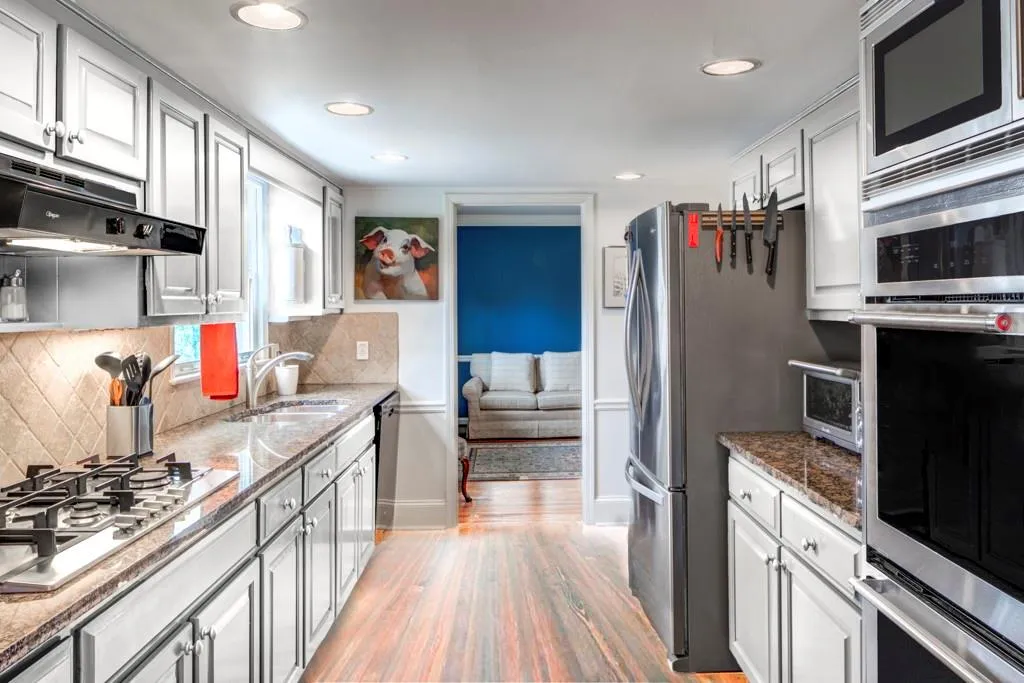 330 High Brook Drive, Atlanta, Georgia 30342, 4 Bedrooms Bedrooms, ,3 BathroomsBathrooms,Residential,Sold,330 High Brook Drive,7177841