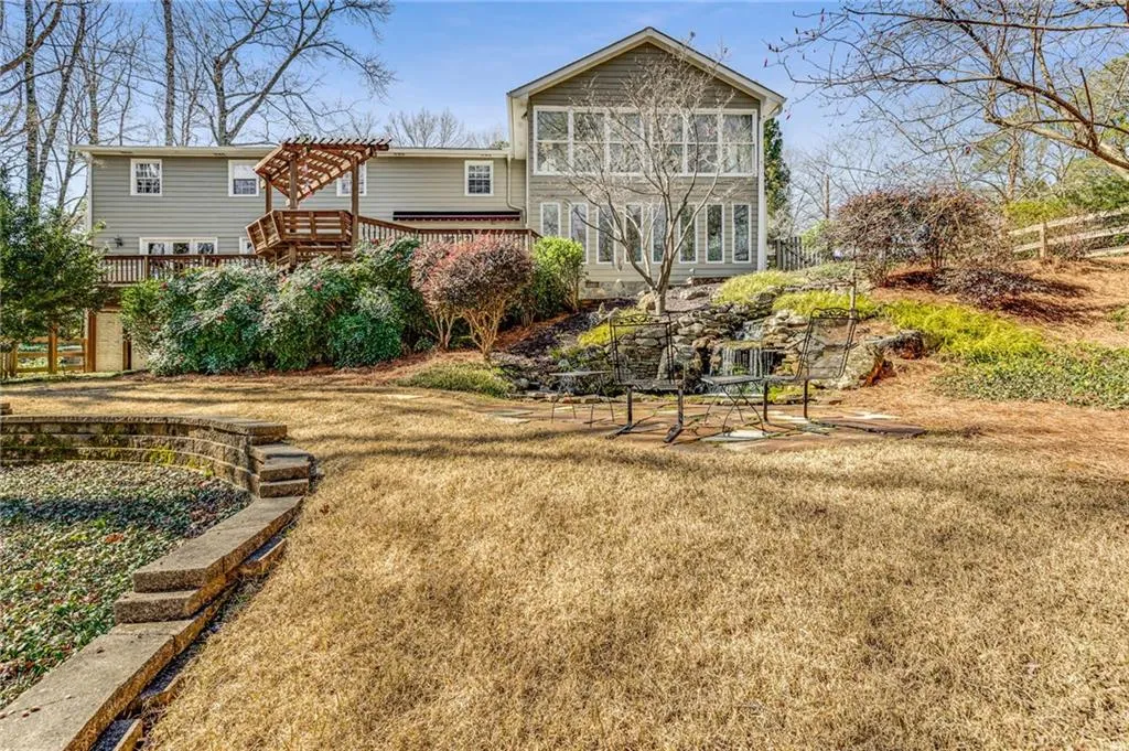 8865 Huntcliff Trace, Sandy Springs, Georgia 30350, 4 Bedrooms Bedrooms, ,4 BathroomsBathrooms,Residential,Sold,8865 Huntcliff Trace,6993646
