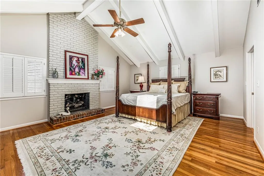 8865 Huntcliff Trace, Sandy Springs, Georgia 30350, 4 Bedrooms Bedrooms, ,4 BathroomsBathrooms,Residential,Sold,8865 Huntcliff Trace,6993646
