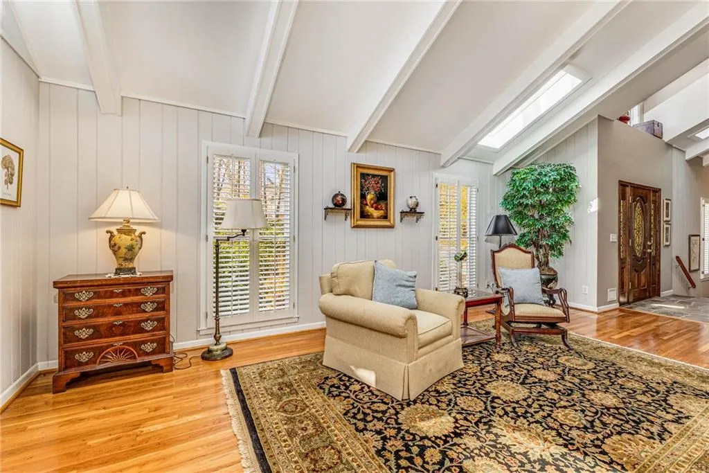 8865 Huntcliff Trace, Sandy Springs, Georgia 30350, 4 Bedrooms Bedrooms, ,4 BathroomsBathrooms,Residential,Sold,8865 Huntcliff Trace,6993646