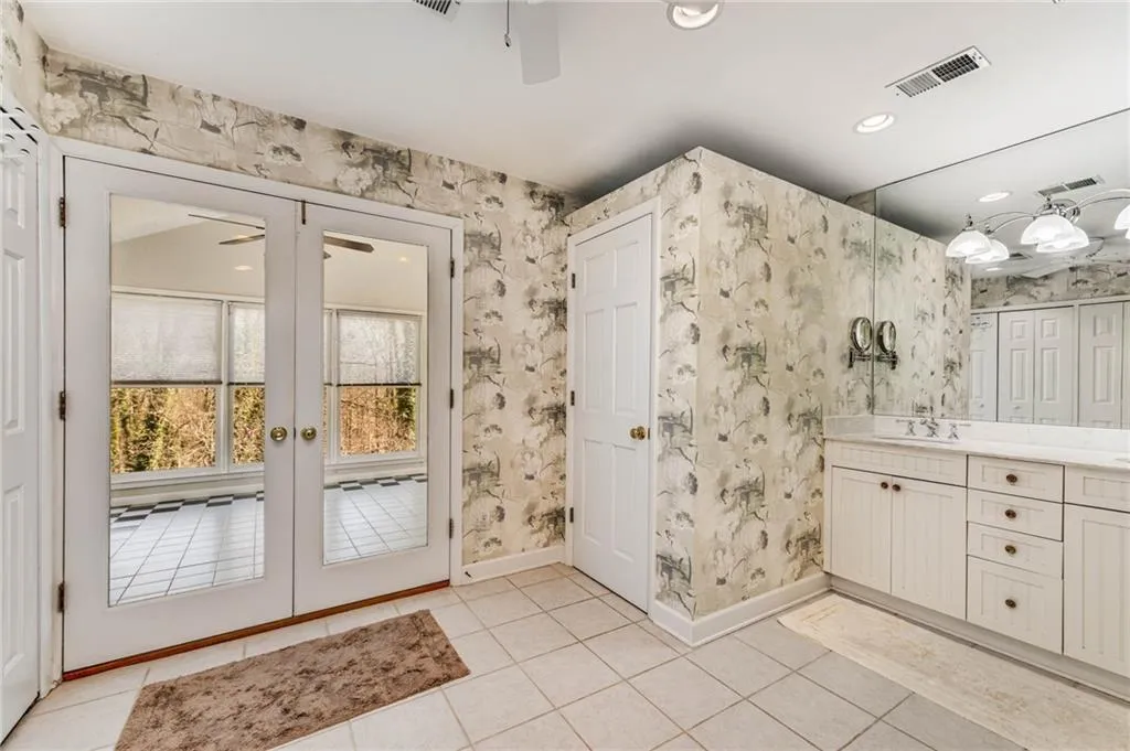 8865 Huntcliff Trace, Sandy Springs, Georgia 30350, 4 Bedrooms Bedrooms, ,4 BathroomsBathrooms,Residential,Sold,8865 Huntcliff Trace,6993646