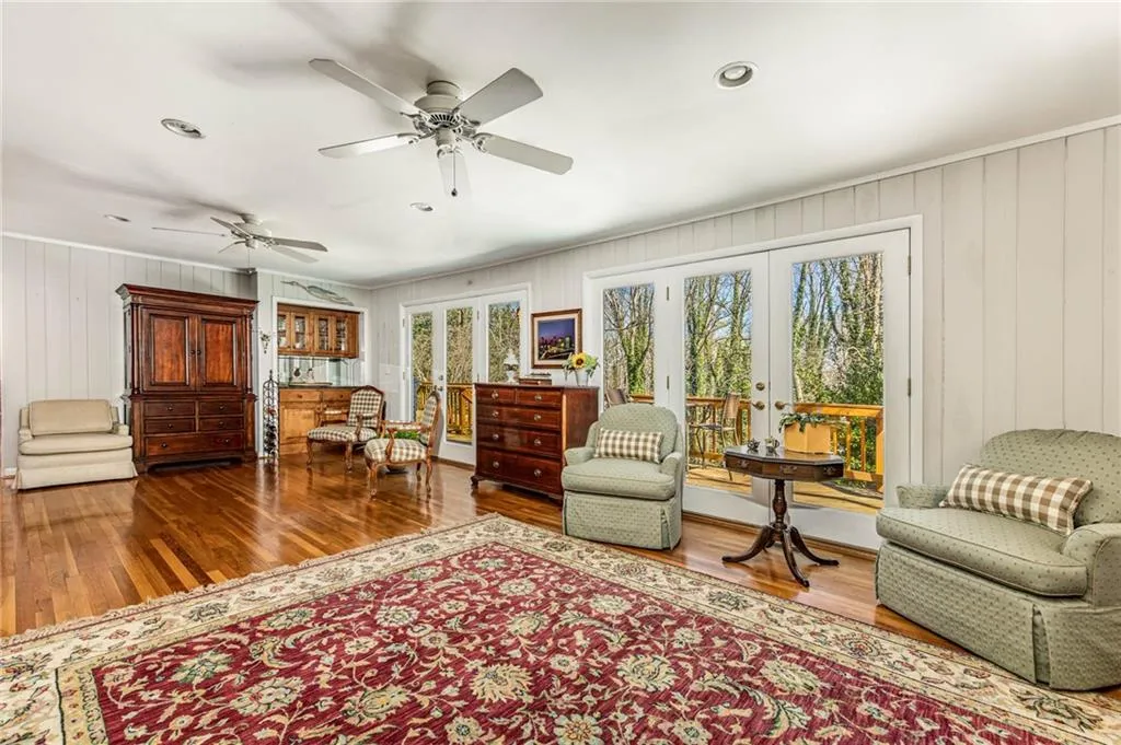 8865 Huntcliff Trace, Sandy Springs, Georgia 30350, 4 Bedrooms Bedrooms, ,4 BathroomsBathrooms,Residential,Sold,8865 Huntcliff Trace,6993646